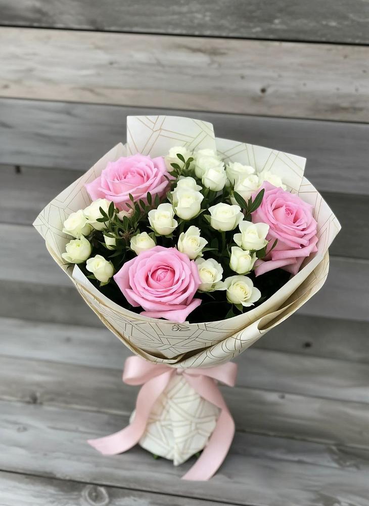 Букет цветов из: Розы в Каргате