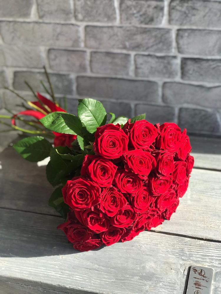 Букет Красные розы Фридом в Каргате
