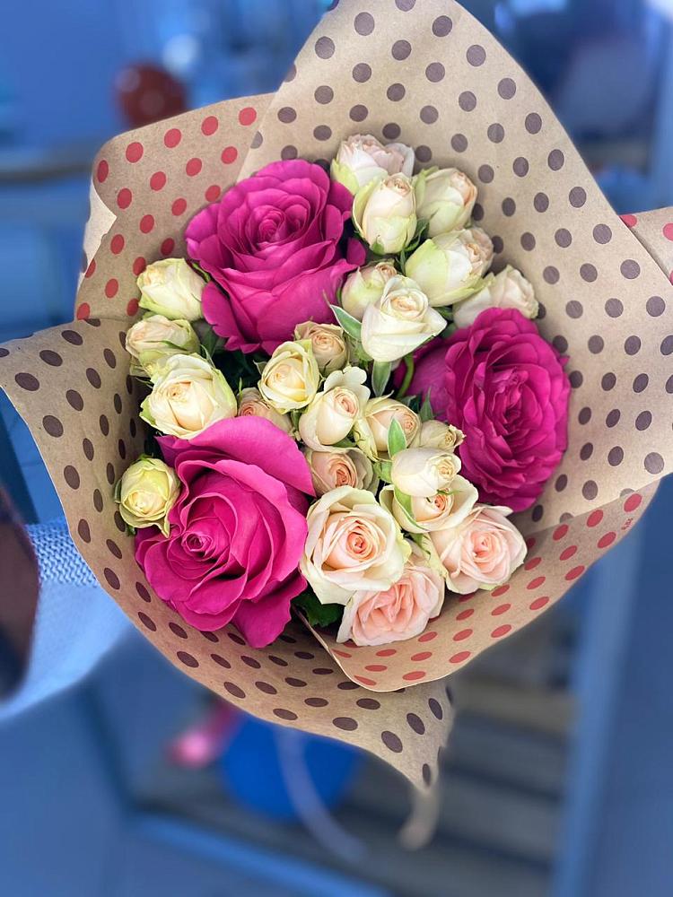 Букет цветов из: Розы в Каргате