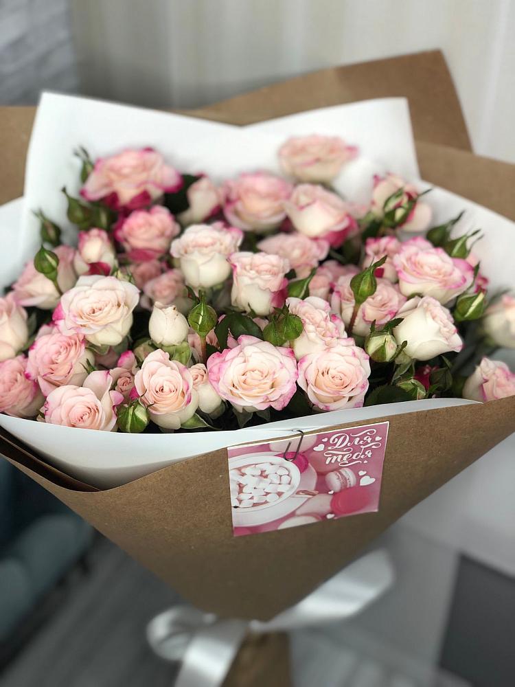 Букет цветов из: Розы в Каргате