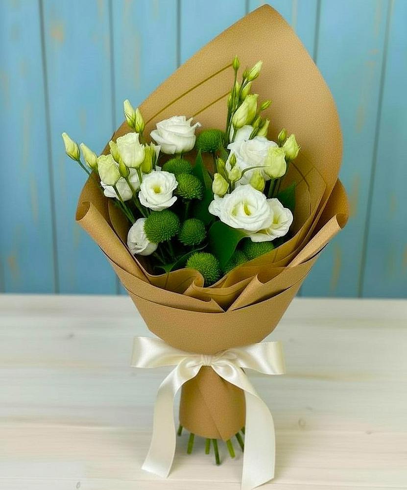 Букет цветов из: Хризантемы и Лизиантусы в Каргате