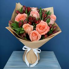 Букет цветов из:  Розы и Альстромерии в Каргате