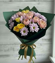 Букет цветов из:  Хризантемы и Розы в Каргате