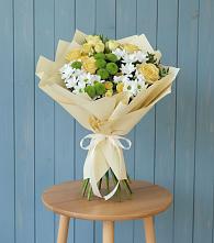 Букет цветов из:  Хризантемы и Розы в Каргате