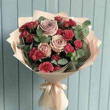 Букет цветов из:  Гвоздики и Розы в Каргате