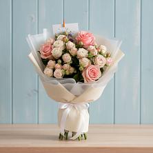 Букет цветов из:  Розы в Каргате